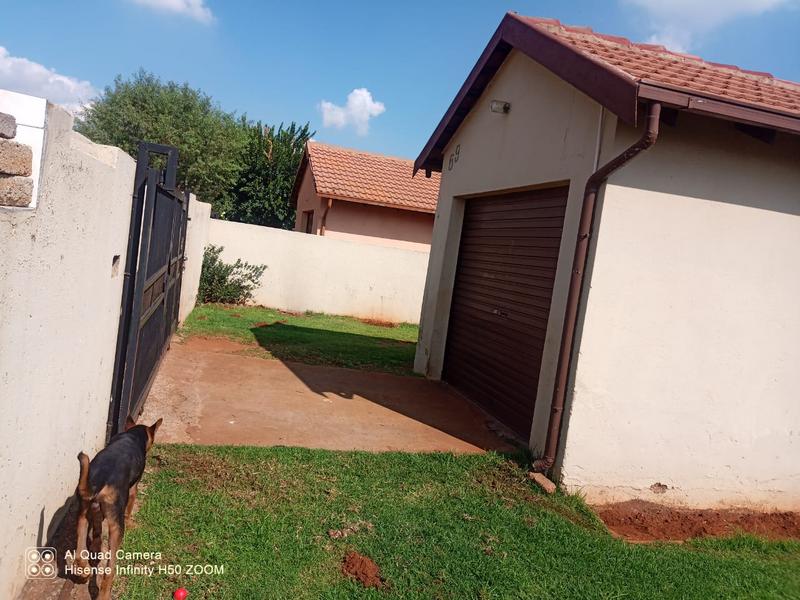 2 Bedroom Property for Sale in Dawn Park Gauteng