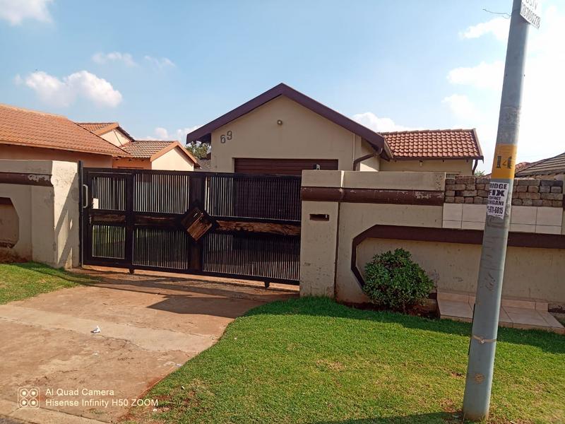 2 Bedroom Property for Sale in Dawn Park Gauteng