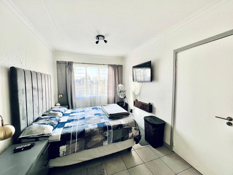 1 Bedroom Property for Sale in Klippoortjie Gauteng