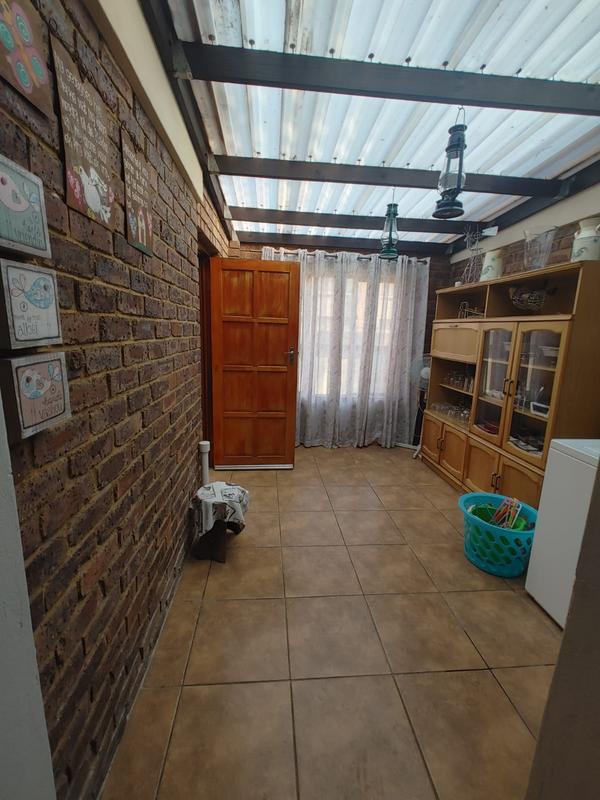 3 Bedroom Property for Sale in Sonneveld Gauteng