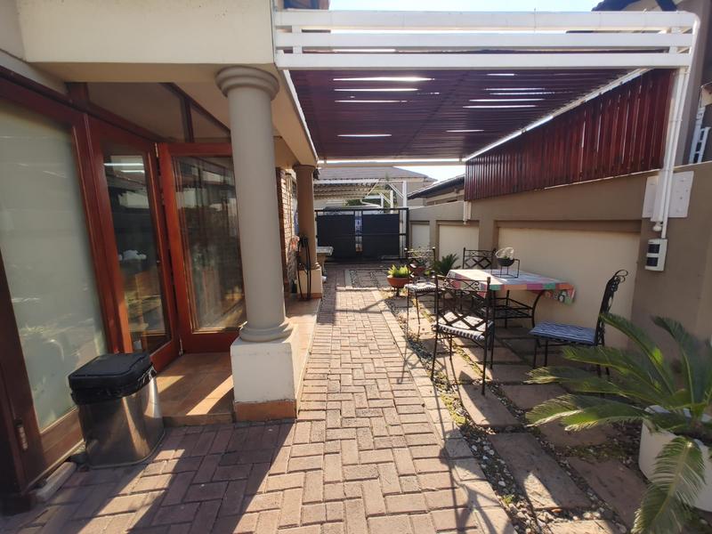 3 Bedroom Property for Sale in Sonneveld Gauteng