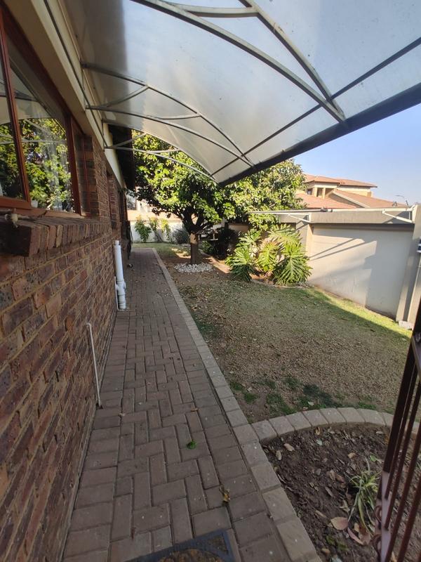 3 Bedroom Property for Sale in Sonneveld Gauteng