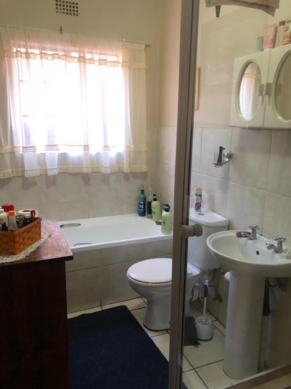 2 Bedroom Property for Sale in Sonneveld Gauteng