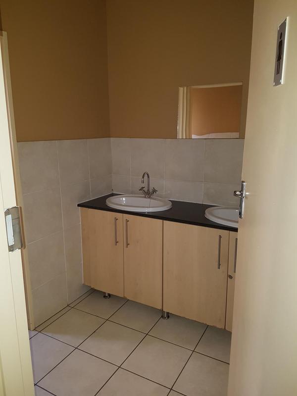 2 Bedroom Property for Sale in Sonneveld Gauteng