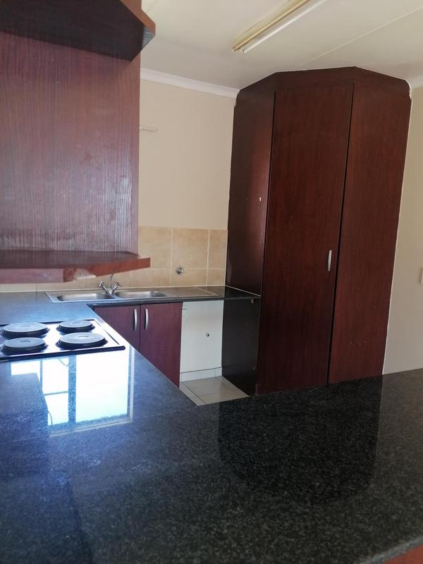 2 Bedroom Property for Sale in Sonneveld Gauteng