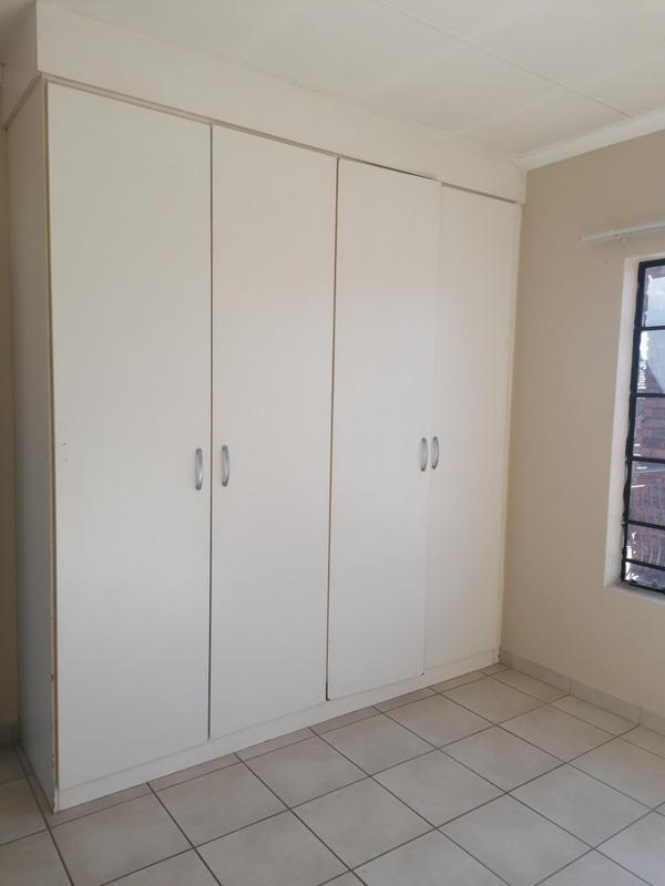 2 Bedroom Property for Sale in Sonneveld Gauteng