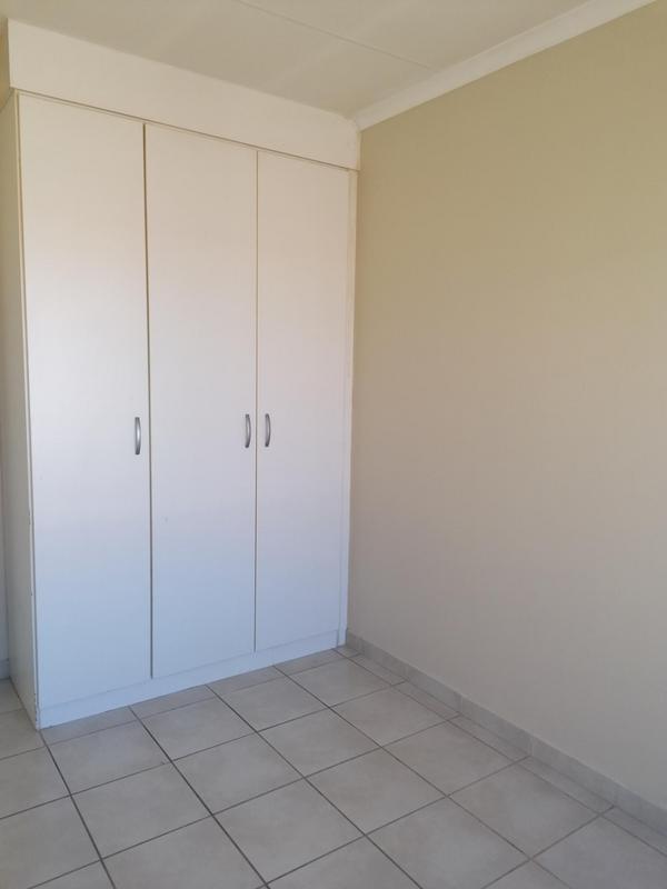 2 Bedroom Property for Sale in Sonneveld Gauteng