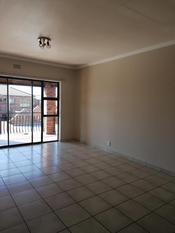 2 Bedroom Property for Sale in Sonneveld Gauteng