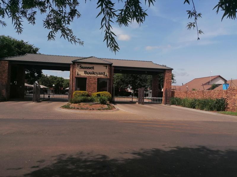 2 Bedroom Property for Sale in Sonneveld Gauteng