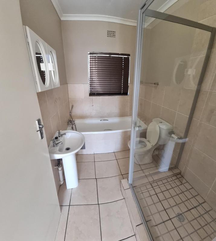 3 Bedroom Property for Sale in Sonneveld Gauteng