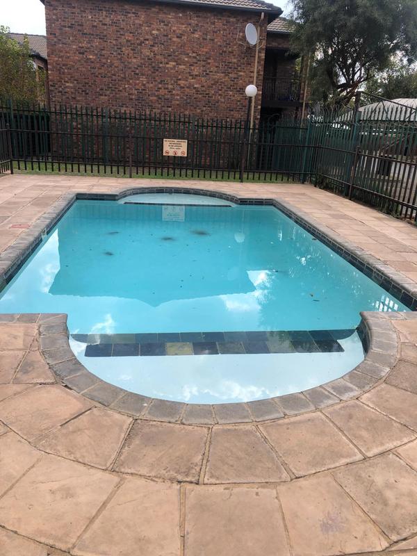 3 Bedroom Property for Sale in Sonneveld Gauteng