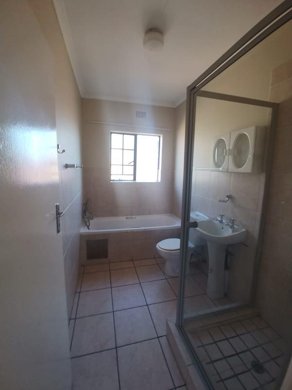 2 Bedroom Property for Sale in Sonneveld Gauteng