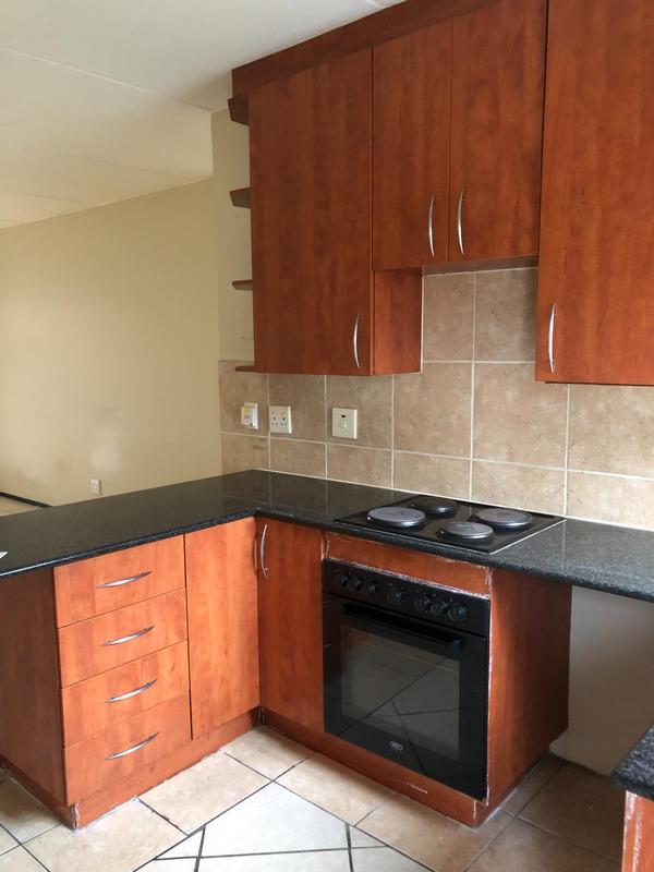 2 Bedroom Property for Sale in Sonneveld Gauteng