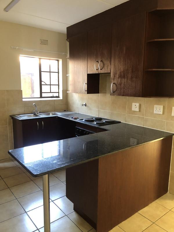2 Bedroom Property for Sale in Sonneveld Gauteng