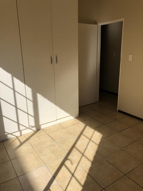 2 Bedroom Property for Sale in Sonneveld Gauteng