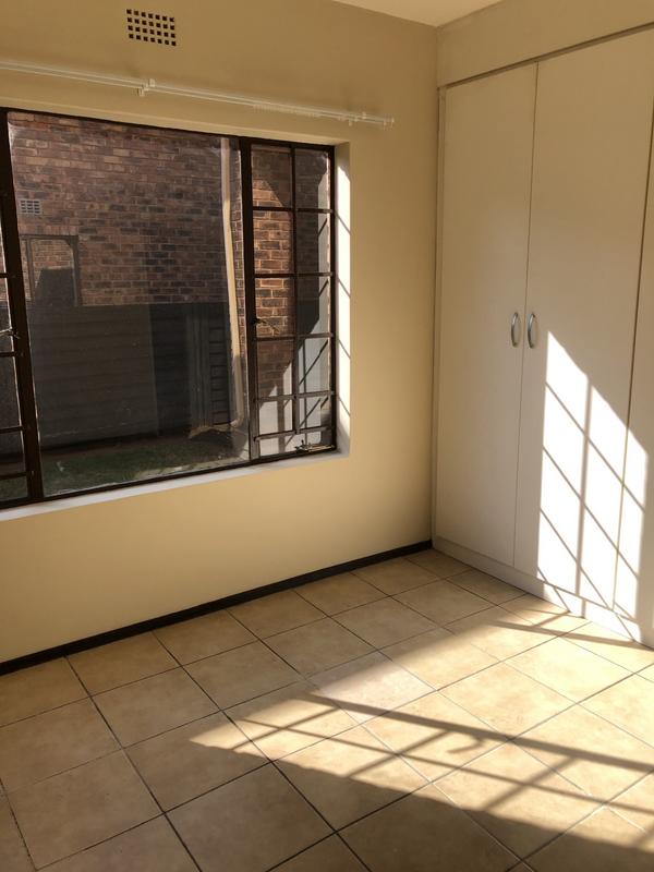 2 Bedroom Property for Sale in Sonneveld Gauteng