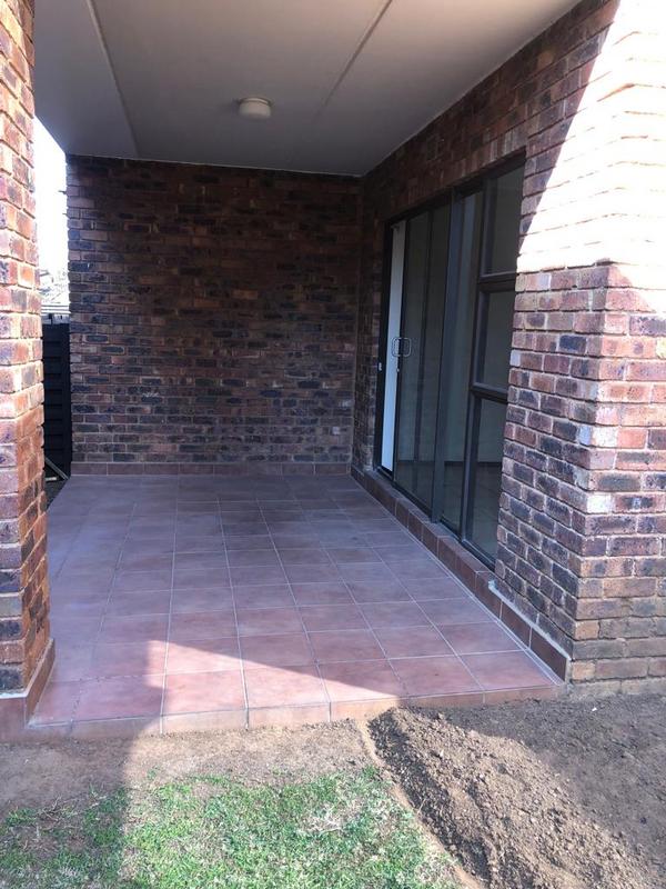 2 Bedroom Property for Sale in Sonneveld Gauteng
