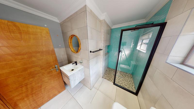 5 Bedroom Property for Sale in Kenleaf Gauteng