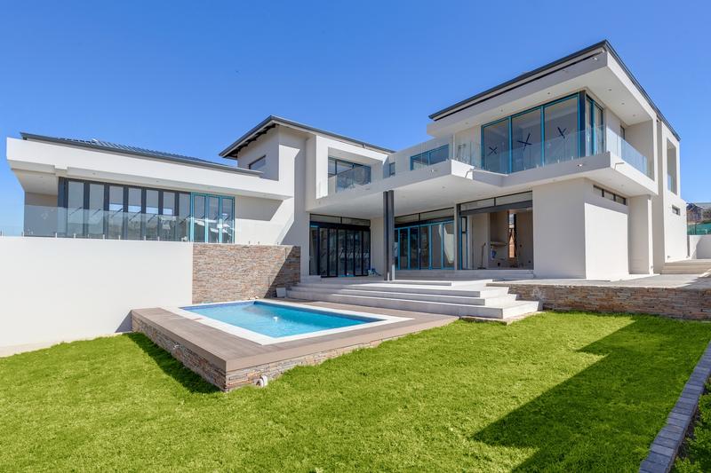 5 Bedroom Property for Sale in Waterfall Country Estate Gauteng