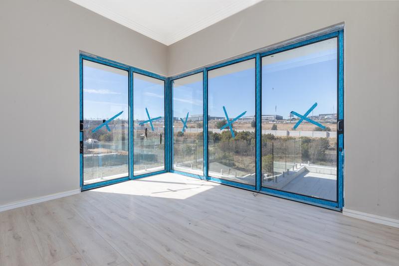 5 Bedroom Property for Sale in Waterfall Country Estate Gauteng