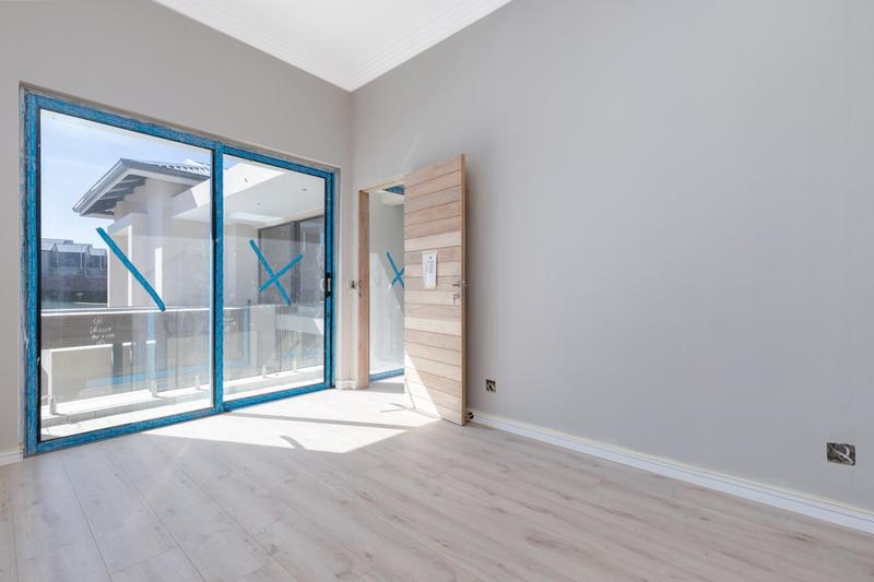 5 Bedroom Property for Sale in Waterfall Country Estate Gauteng