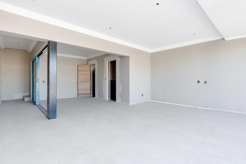 5 Bedroom Property for Sale in Waterfall Country Estate Gauteng