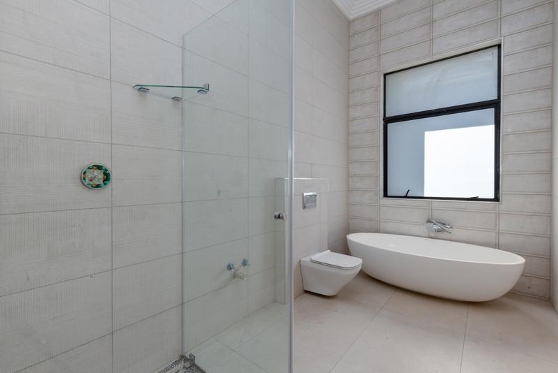 5 Bedroom Property for Sale in Waterfall Country Estate Gauteng