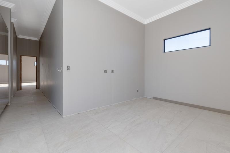 5 Bedroom Property for Sale in Waterfall Country Estate Gauteng