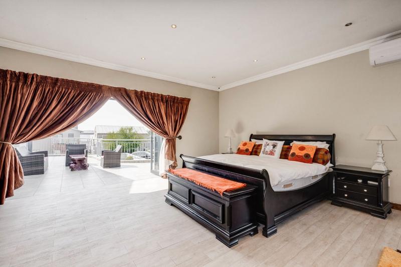 5 Bedroom Property for Sale in Waterfall Country Village Gauteng