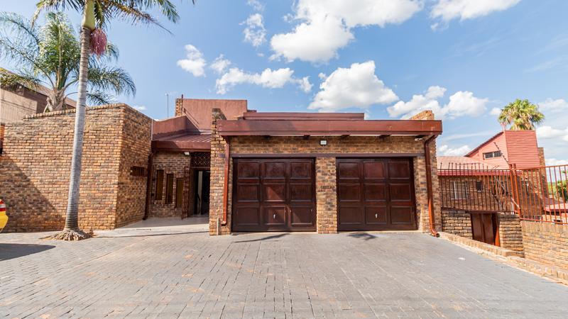 To Let commercial Property for Rent in Laudium Gauteng