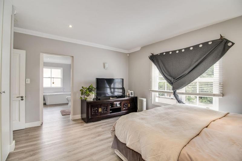 5 Bedroom Property for Sale in Cedar Lakes Gauteng
