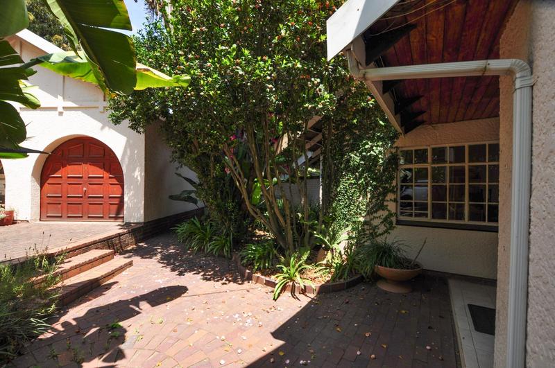 6 Bedroom Property for Sale in Bryanston Gauteng