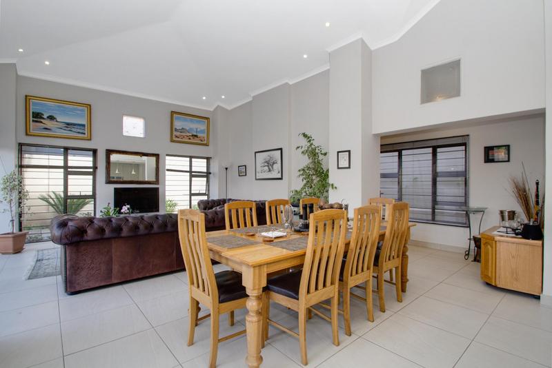 3 Bedroom Property for Sale in Lonehill Gauteng