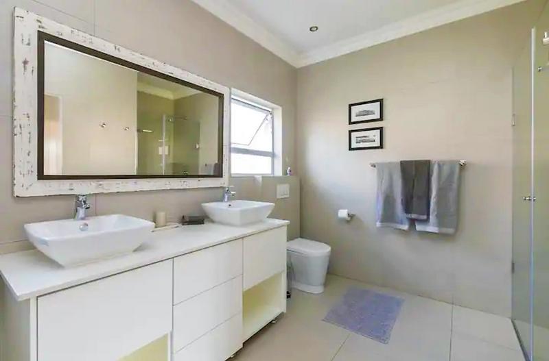 3 Bedroom Property for Sale in Broadacres Gauteng