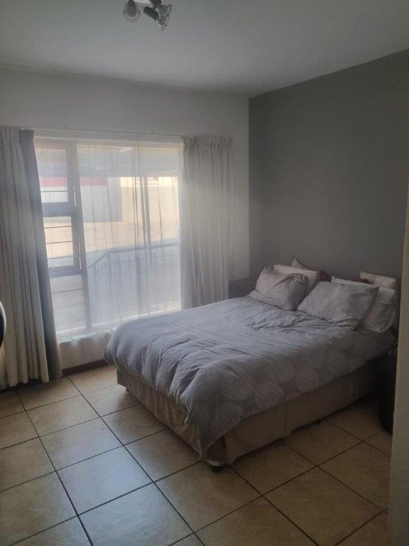 To Let 2 Bedroom Property for Rent in Rangeview Gauteng