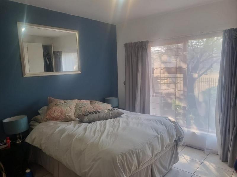 To Let 2 Bedroom Property for Rent in Rangeview Gauteng