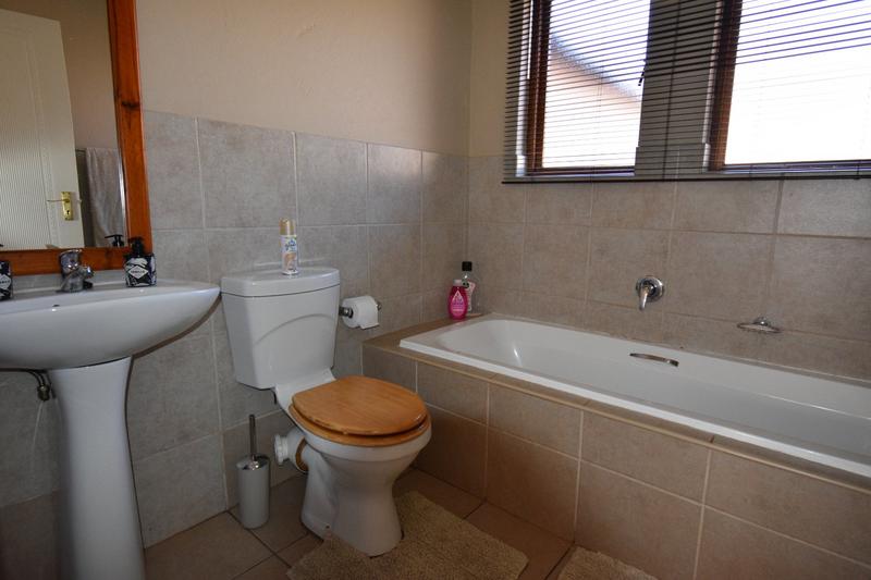 2 Bedroom Property for Sale in Noordheuwel Gauteng