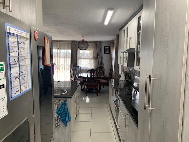 4 Bedroom Property for Sale in Willow Park Manor Gauteng