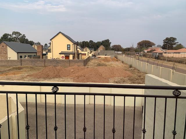 4 Bedroom Property for Sale in Willow Park Manor Gauteng