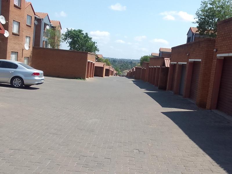 2 Bedroom Property for Sale in Vorna Valley Gauteng