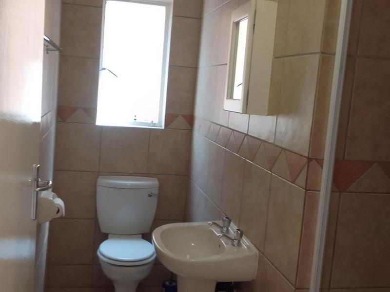 2 Bedroom Property for Sale in Vorna Valley Gauteng