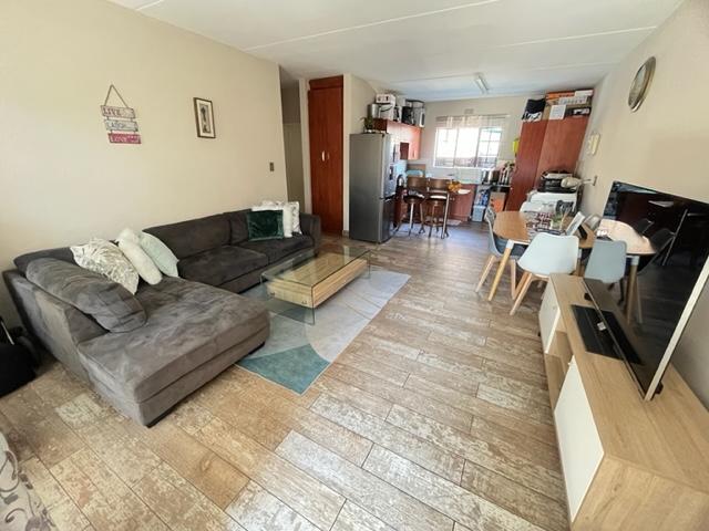 3 Bedroom Property for Sale in Sonneveld Gauteng