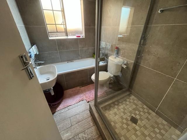 3 Bedroom Property for Sale in Sonneveld Gauteng