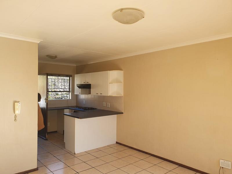 2 Bedroom Property for Sale in Ruimsig Gauteng