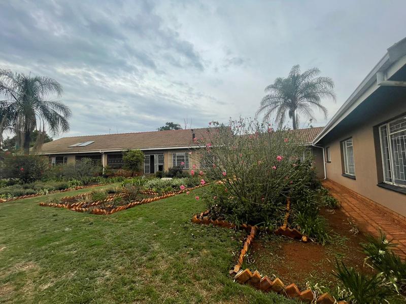 7 Bedroom Property for Sale in Mooiplaats AH Gauteng