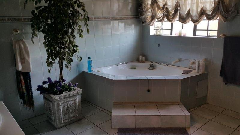 6 Bedroom Property for Sale in Pretoria North Gauteng