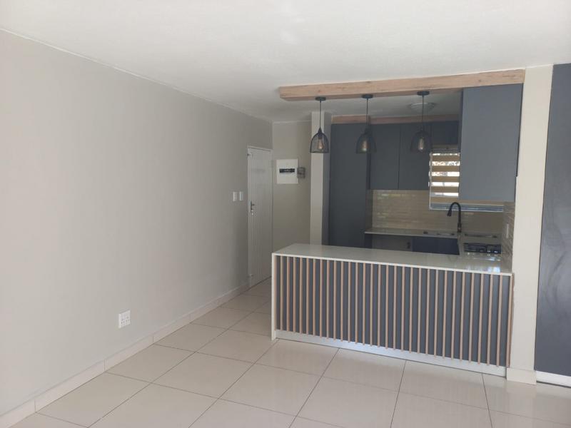 To Let 2 Bedroom Property for Rent in Vorna Valley Gauteng