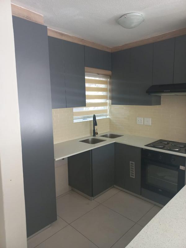 To Let 2 Bedroom Property for Rent in Vorna Valley Gauteng