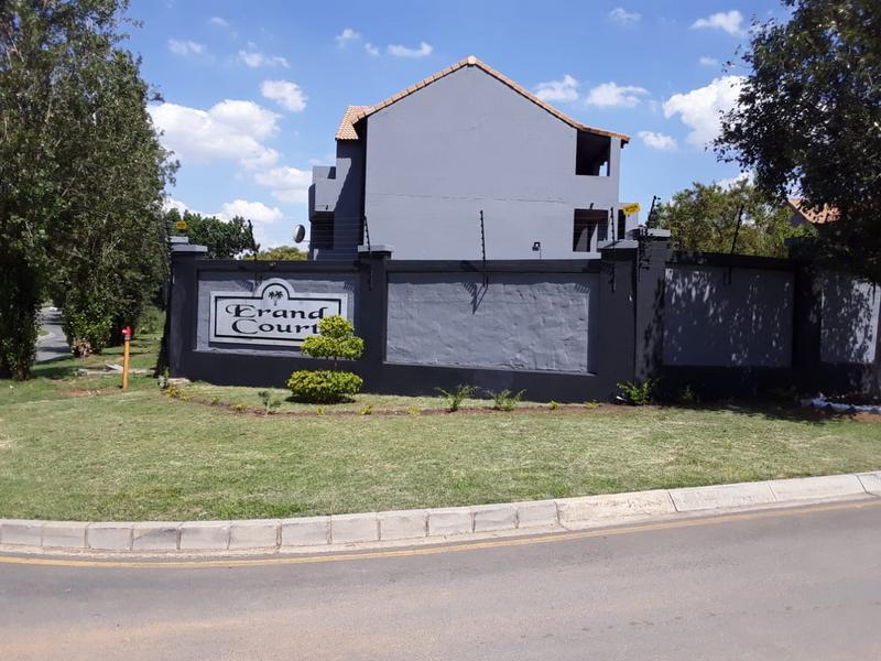 1 Bedroom Property for Sale in Erand Gardens Gauteng