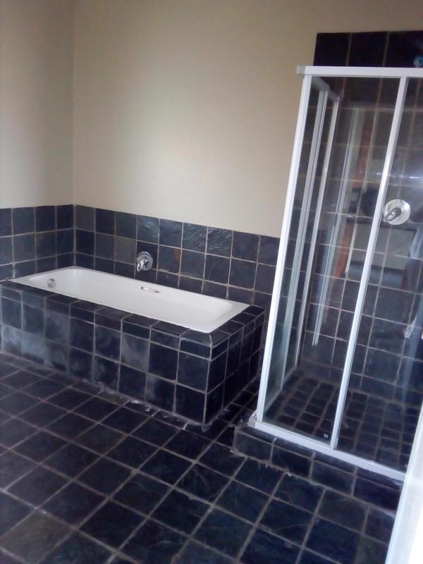 1 Bedroom Property for Sale in Erand Gardens Gauteng